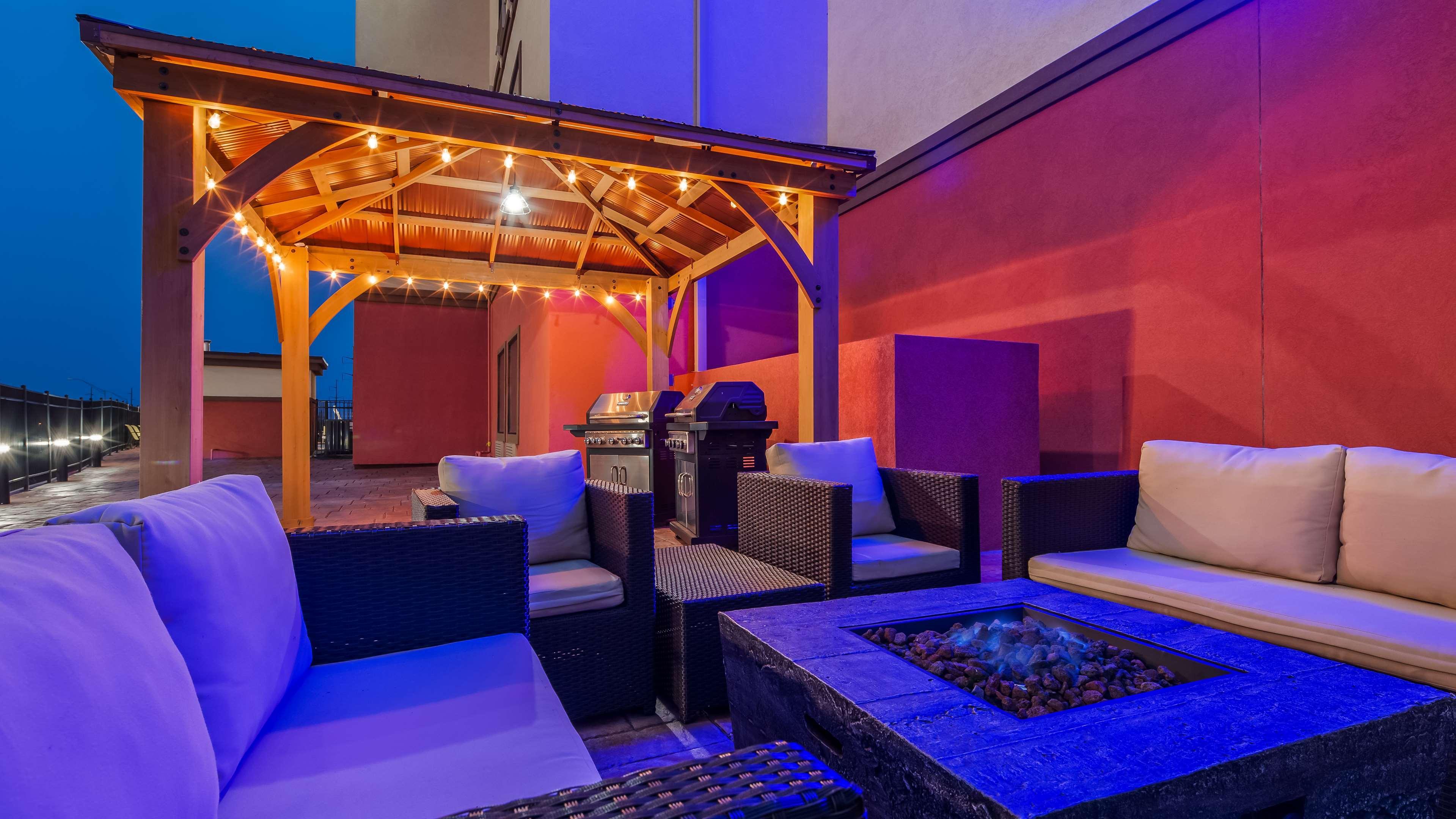 Best Western Plus/Executive Residency Элк-Сити Экстерьер фото