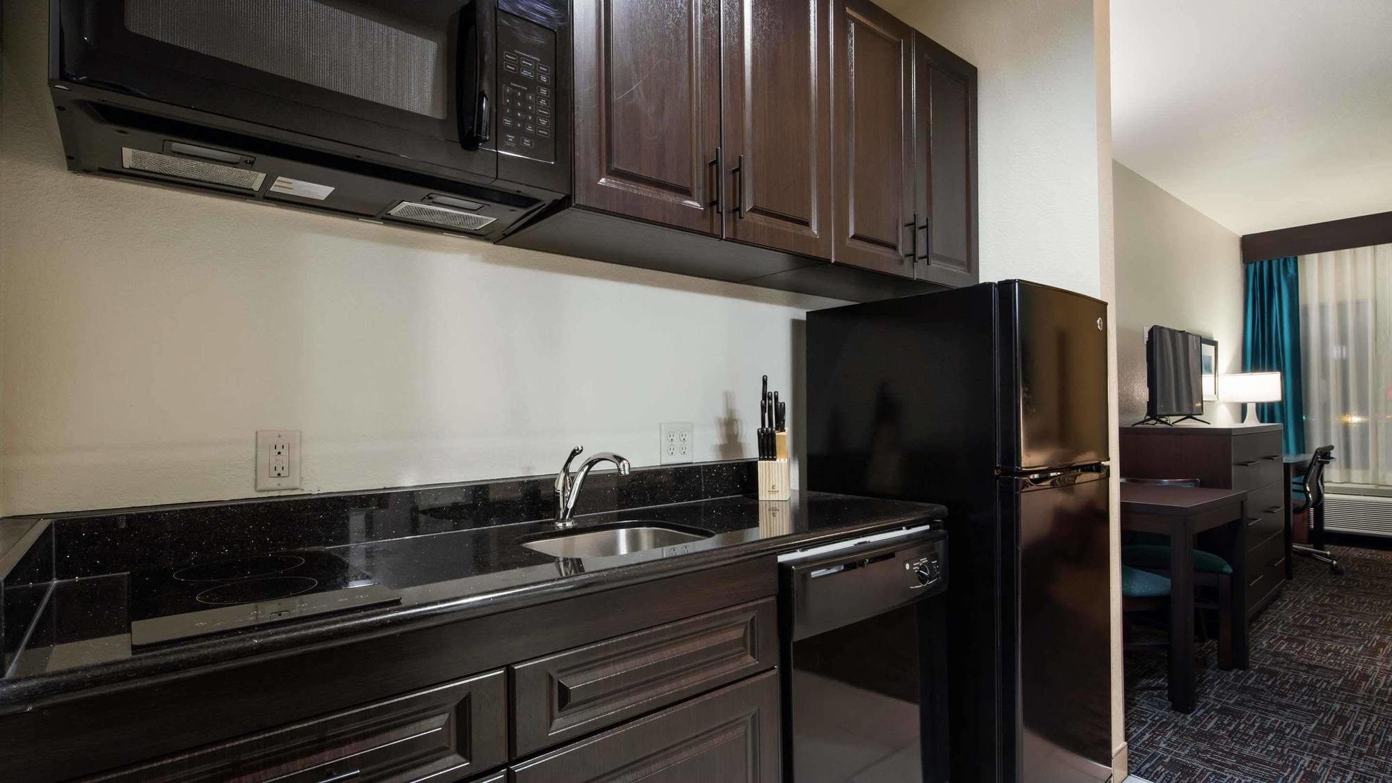 Best Western Plus/Executive Residency Элк-Сити Экстерьер фото
